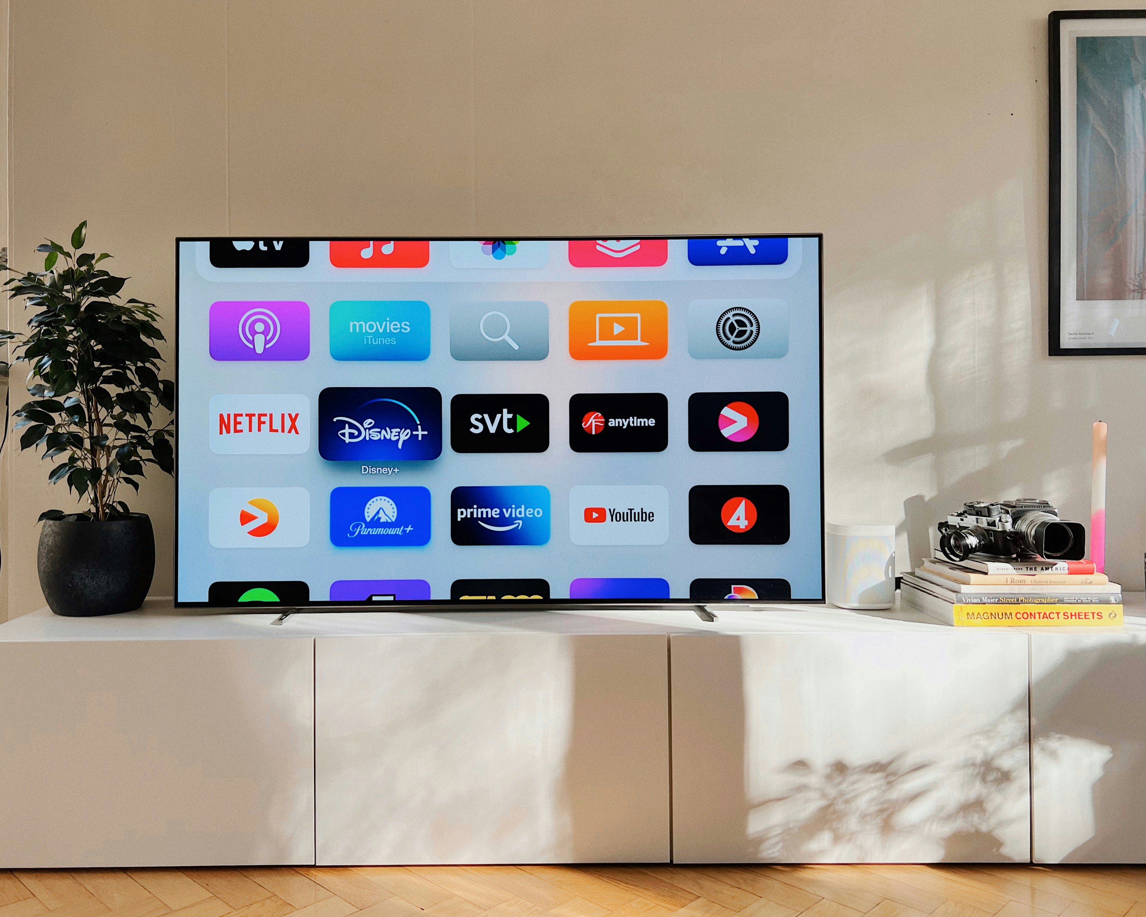 IPTV on LG Smart TV (webOS) in 2026: Setup Guide, Best Apps, and Buffering Fixes